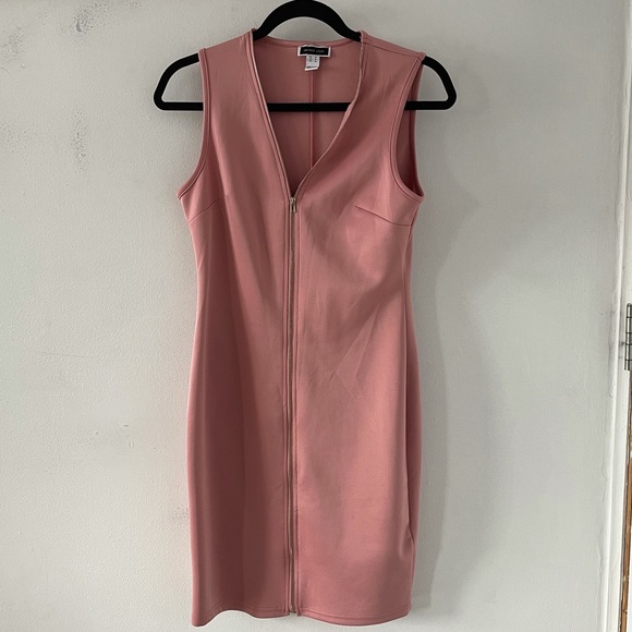 Pink dress🛍2/25🛍 - Picture 4 of 5